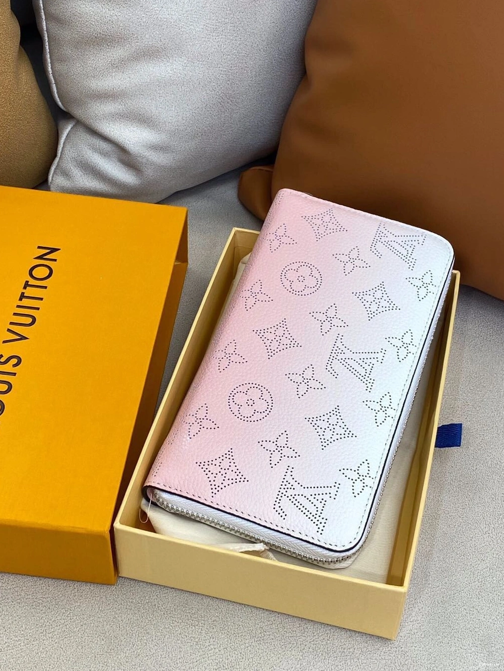 LOUIS ZIPPY WALLET VUITTON 0711